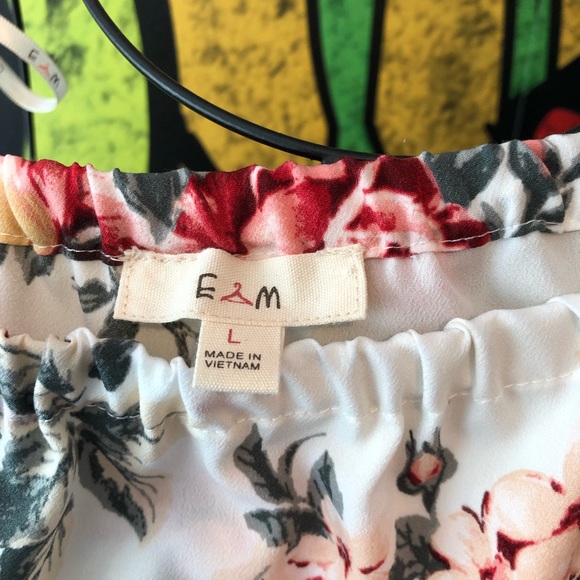 E&M Brand size Large new with tags white floral romper. Super cute! Ruffles - Picture 4 of 5